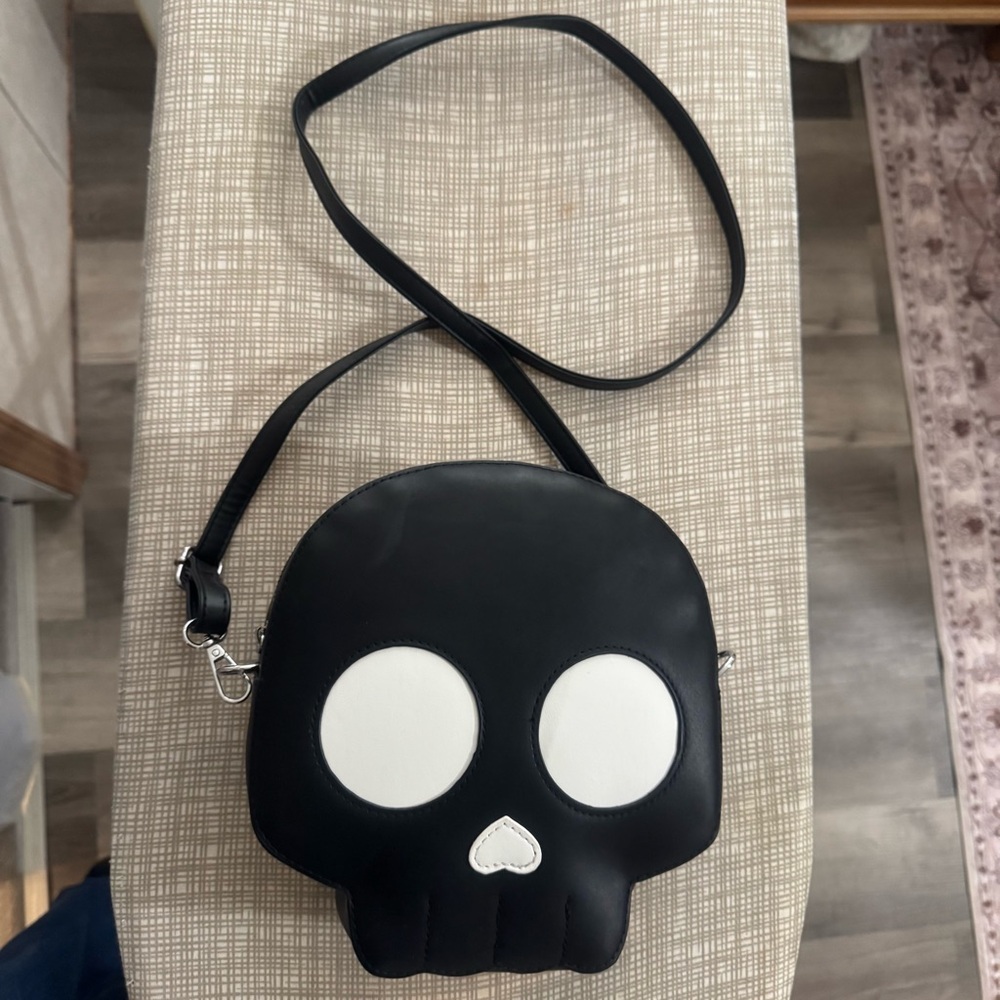 Skull Crossbody NEW w/o tags